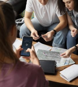 close-up-people-planning-trip